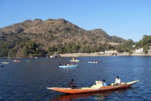 Romantic Vacation In Mount Abu Tour Package by Make My Trip