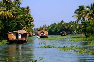 Explore Hills & Lagoons Of Kerala Package with Goibibo