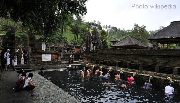 tirtha-empul-temple-Bali