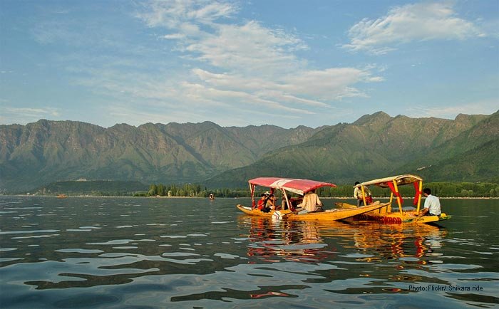 Shikara-ride-Kashmir