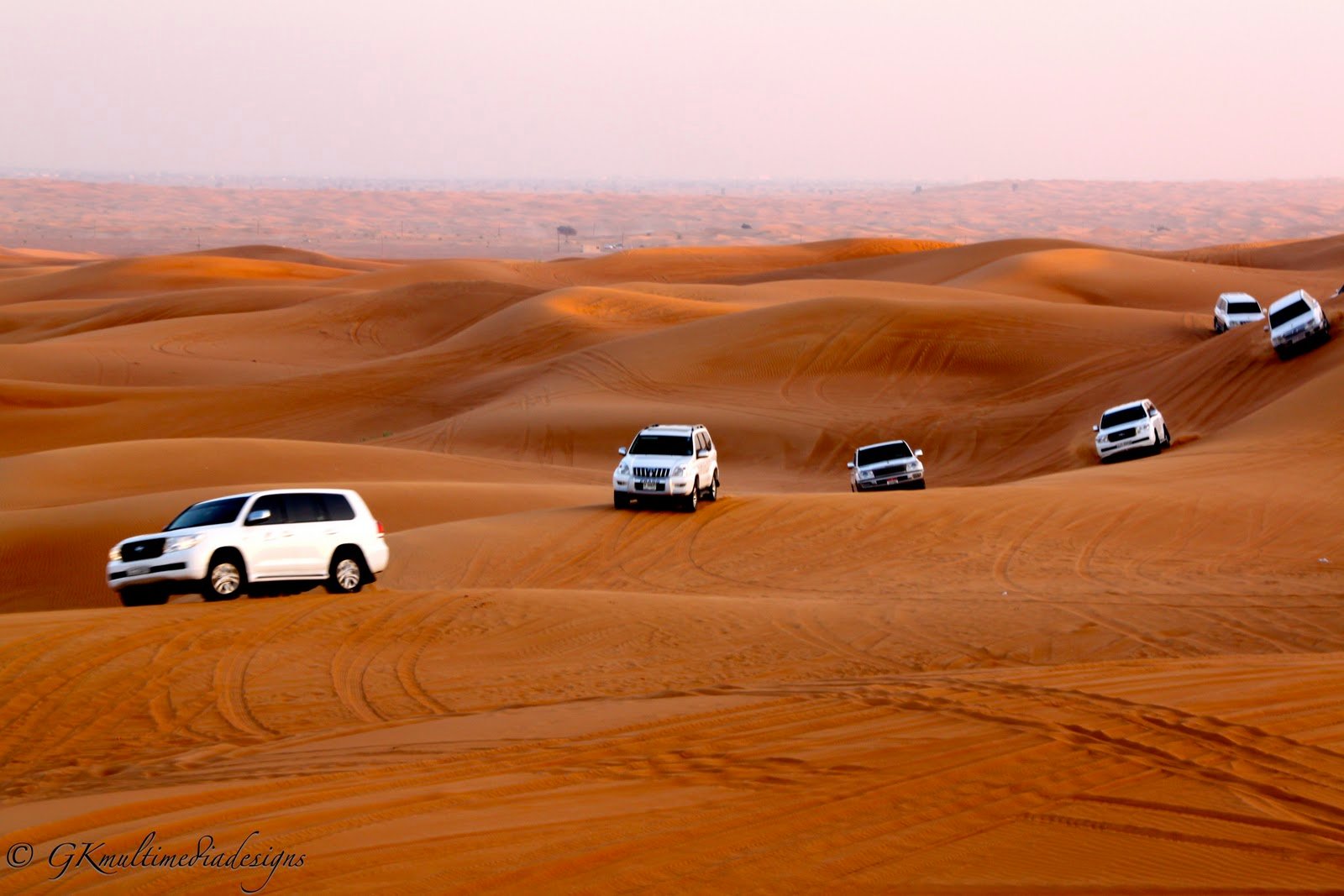 Сафари эмираты. Джип сафари Абу Даби. Desert Safari Дубаи. Дубай сафари на джипах пустыня. Джиппинг Дубай сафари.